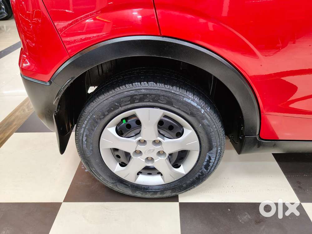 Mahindra Xuv300 1.2 W6 Amt Petrol, 2022, Petrol