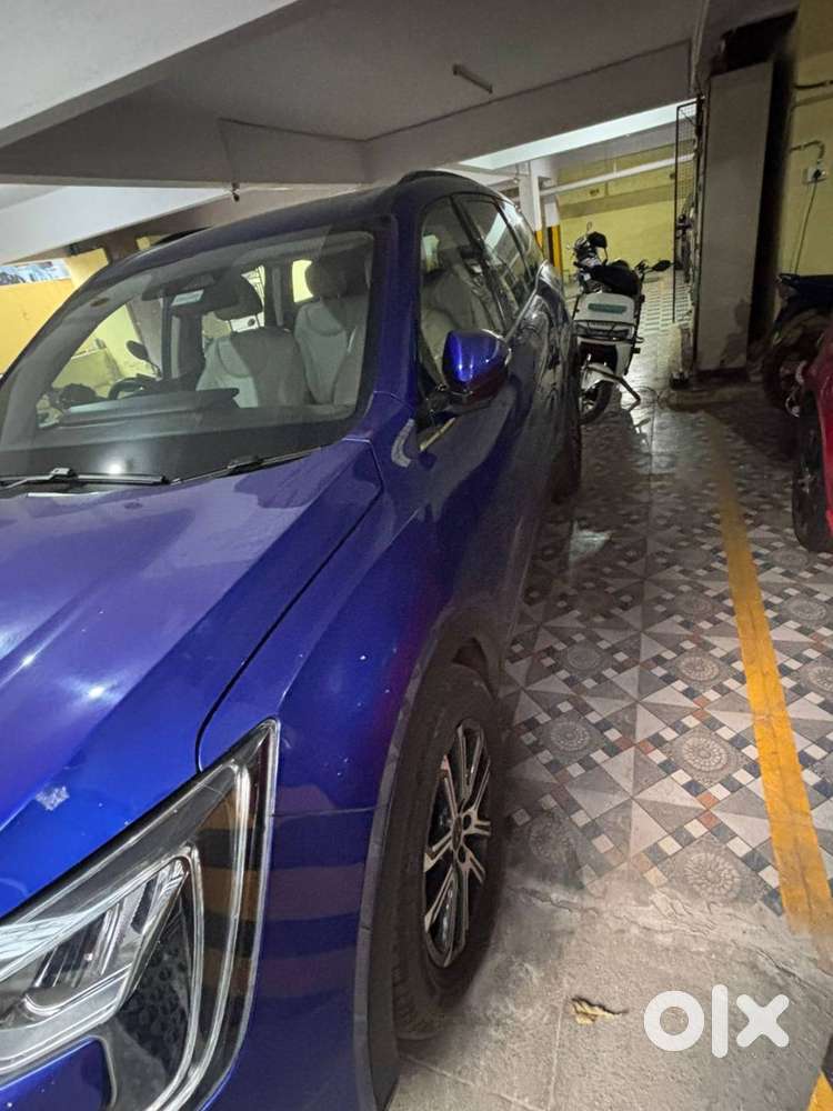 Xuv700 Ax7 - Pet Auto - 7 Seater