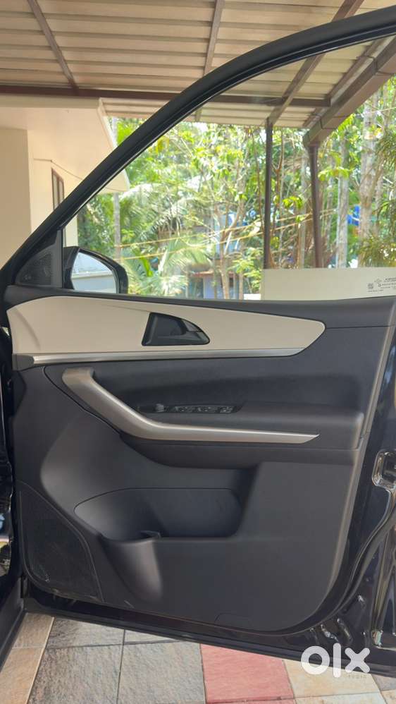 Mahindra Xuv 700 Manual Petrol 2025