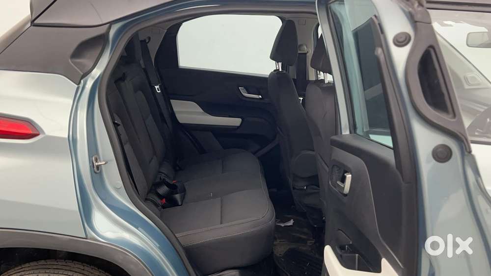 Tata Punch 1.2 Revotron Creative Amt Dual Tone, 2023, Petrol