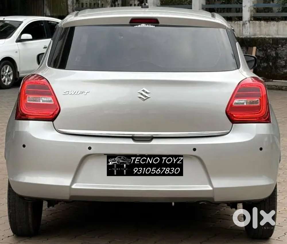 Maruti Suzuki Swift Vxi + Manual, 2022, Petrol
