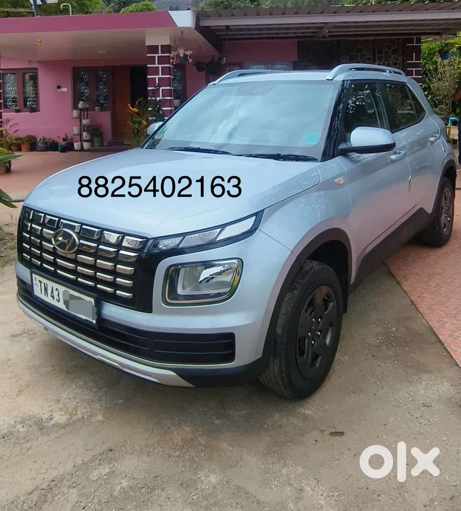 Hyundai Venue 2024 Petrol Well Maintained