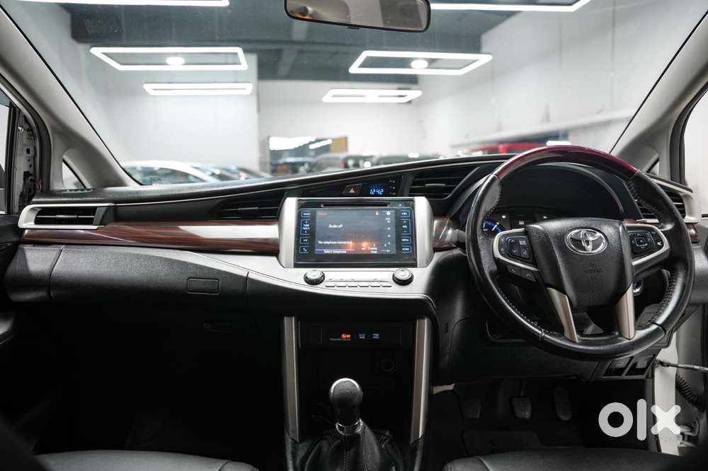 Toyota Innova Crysta 2.4 V 8 Str, 2016, Diesel