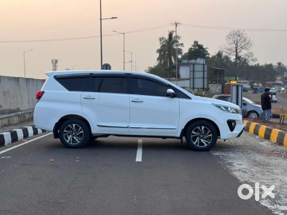 Toyota Innova Crysta [2020-ongoing] 2.4 Gx 7 Str, 2021, Diesel