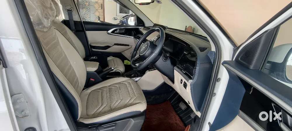 Kia Carens 2023 Diesel.withextra High Fog Lamp