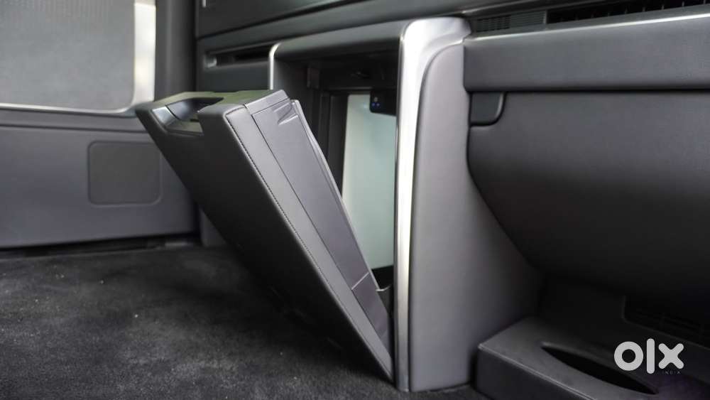 Lexus Lm 350h 4 Str Ultra Luxury, 2024, Petrol