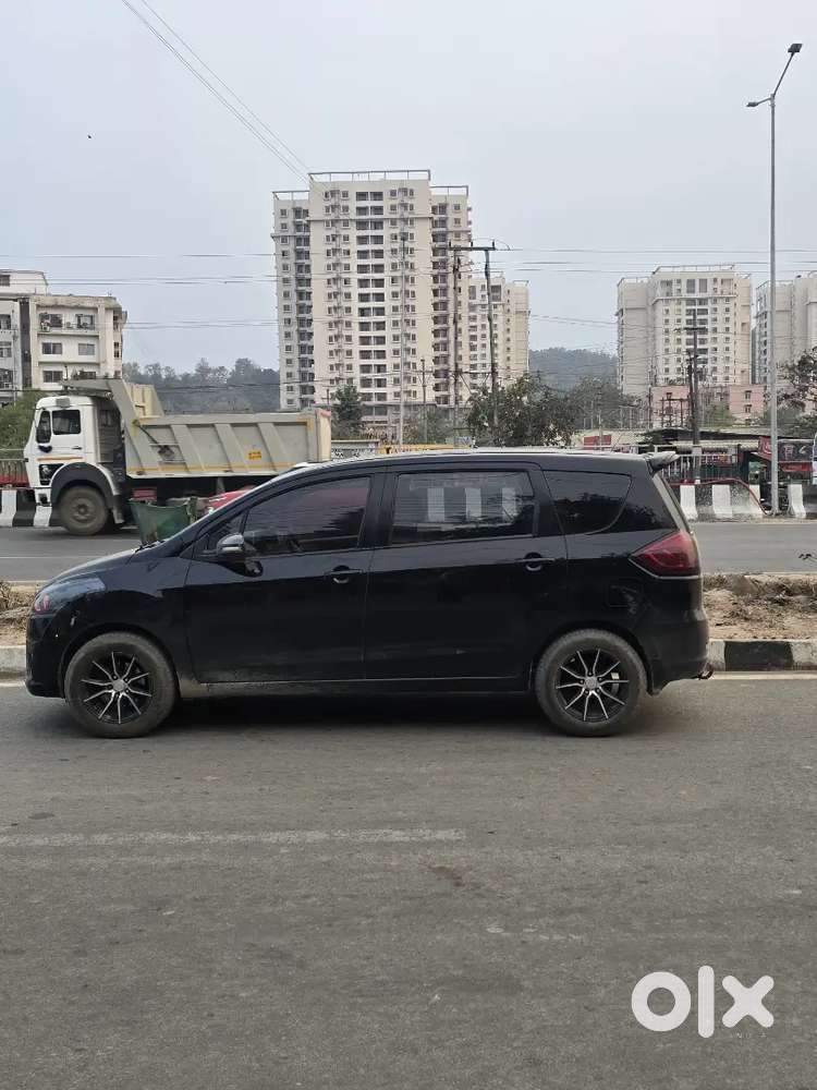 Selling Maruti Suzuki Ertiga Vxi (2015)
(silky Silver)
