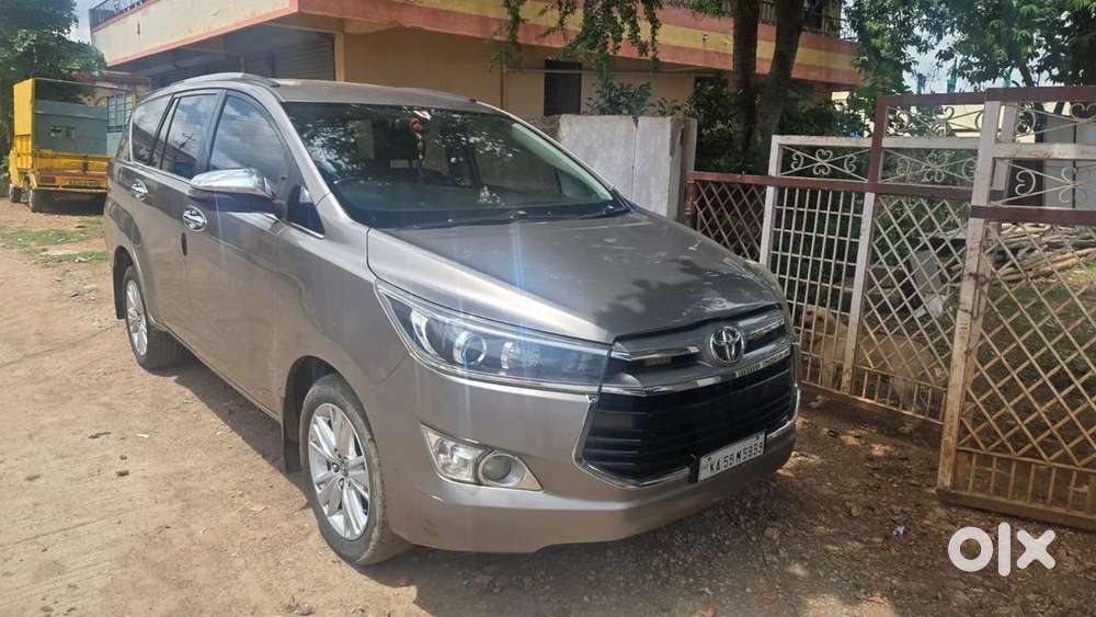 Toyota Innova Crysta 2018 Diesel 280000 Km Driven