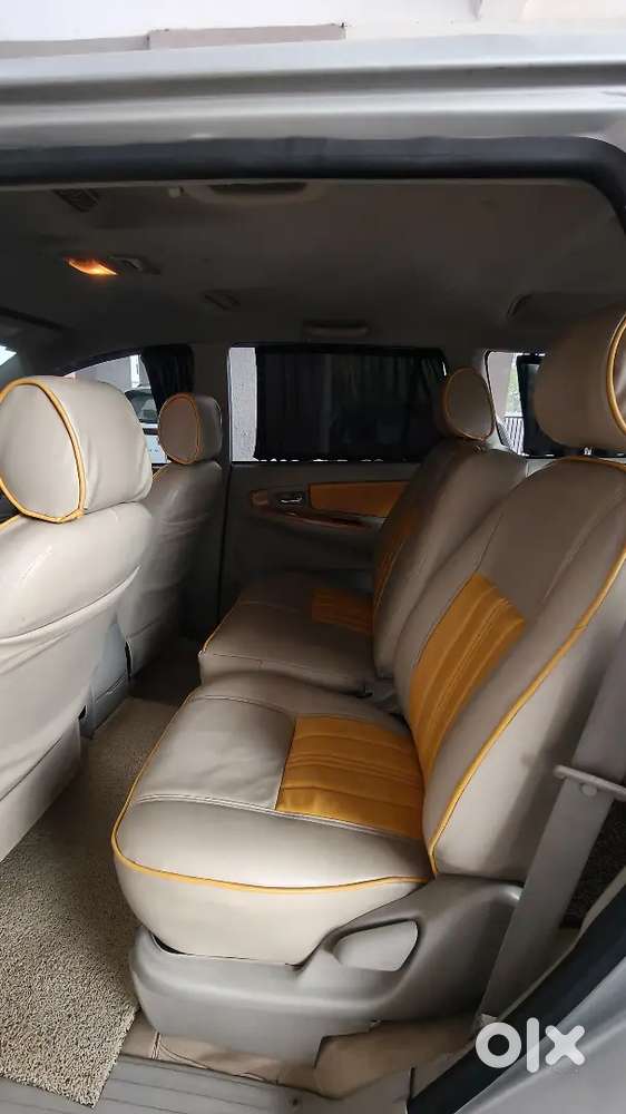 Toyota Innova 2011
