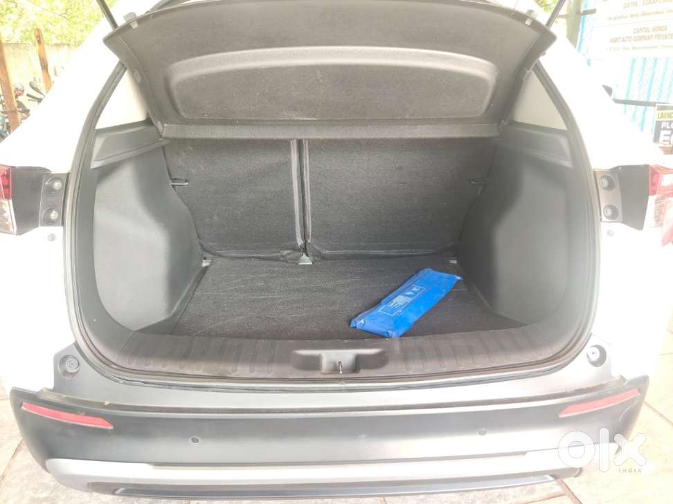 Honda Elevate V Mt, 2023, Petrol