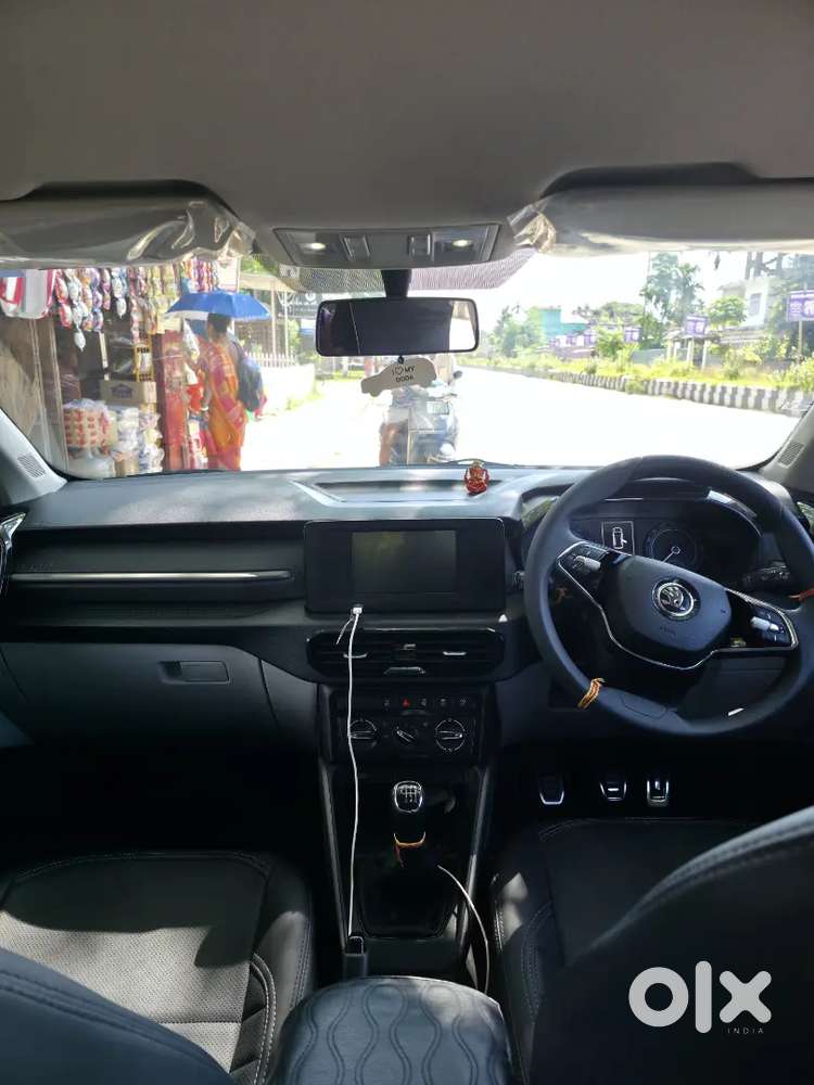 2025 Skoda Kylaq    4950km  Smp + Warranty  ₹8.5 Lakh