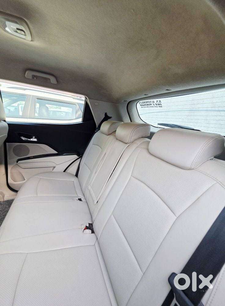 Mahindra Xuv300 W8, 2020, Petrol