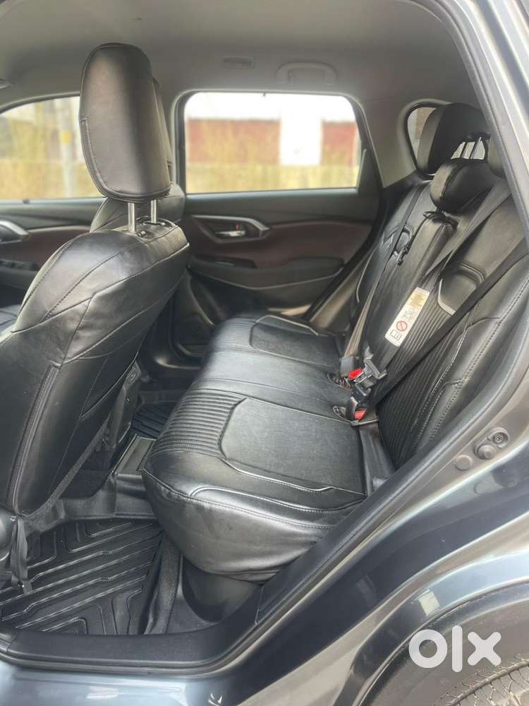 Maruti Suzuki Vitara Brezza G Smart Hybrid Alpha, 2025, Petrol