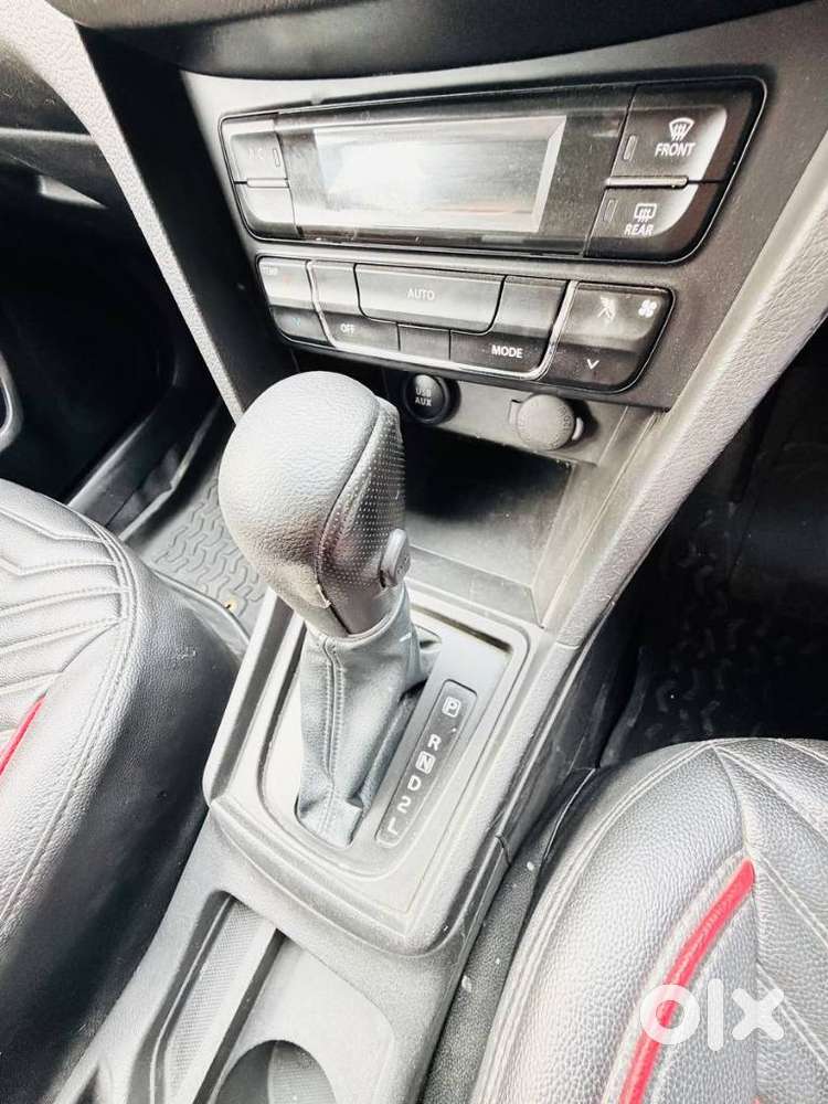 Maruti Suzuki Vitara Brezza 1.5 Vxi At, 2021, Petrol