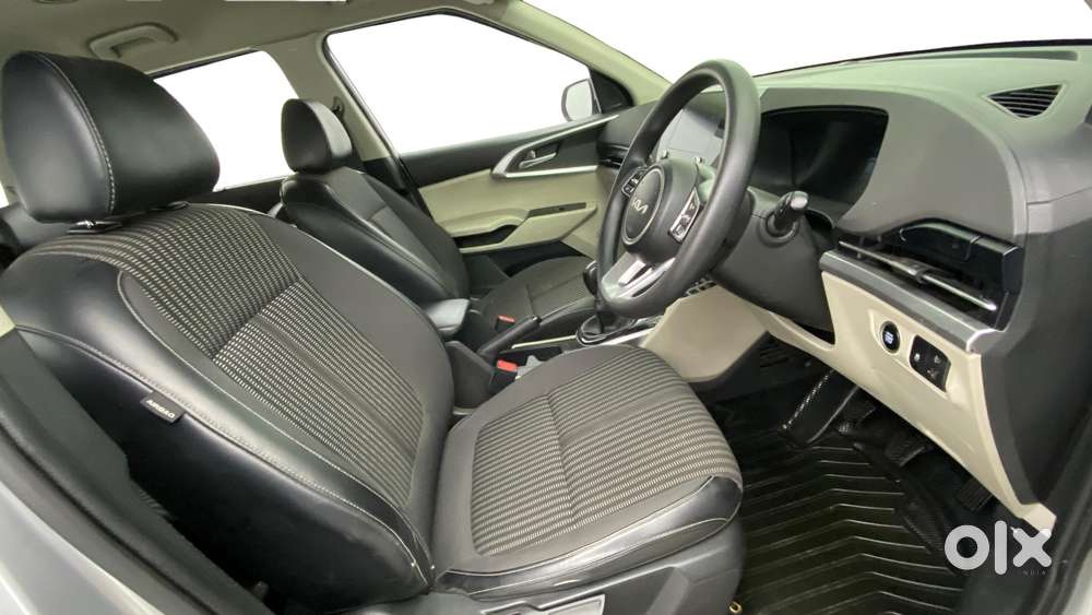 Kia Carens 1.5 Prestige Plus 7 Str Imt, 2022, Petrol