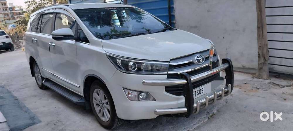 Toyota Innova Crysta 2.4 V 8 Str, 2017, Diesel