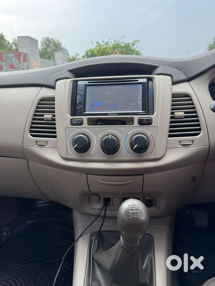 Toyota Innova 2.5 Gx (diesel) 8 Seater Bs Iv, 2013, Diesel
