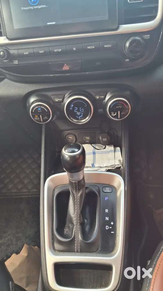 Hyundai Venue Turbo 2019, With Sunroof