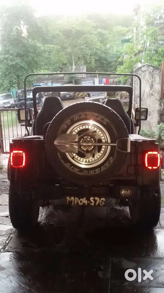 Vintage Jeep Kaiser 1968