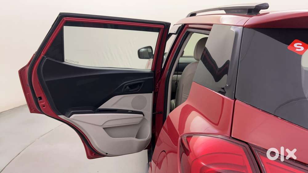 Mahindra Xuv300 W6, 2022, Petrol