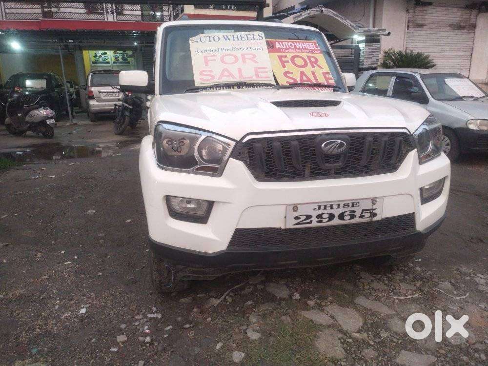 Mahindra Scorpio S4, 2016
