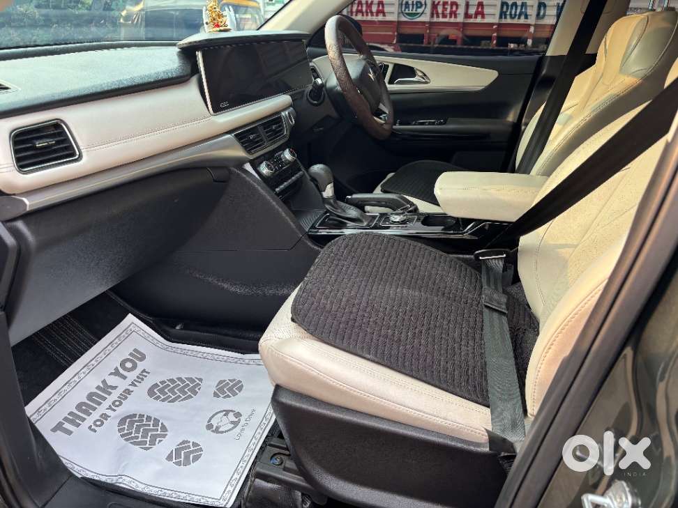 Mahindra Xuv700, 2025, Petrol