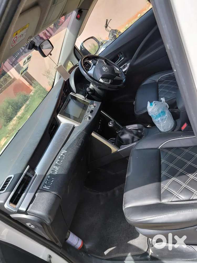 Toyota Innova Crysta 2019 Diesel Manual