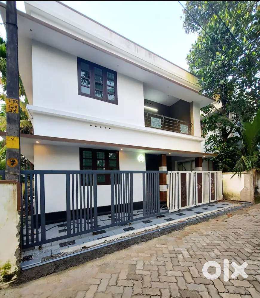 3 bed rooms 1325 sqft newly constructed in koonammav near edapally