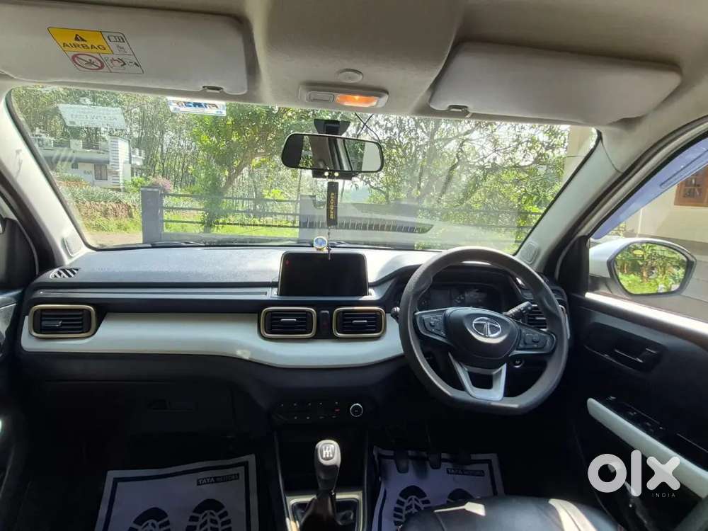 Ac, Power Steering, Power Window, Infortainment System, Reverse Ca