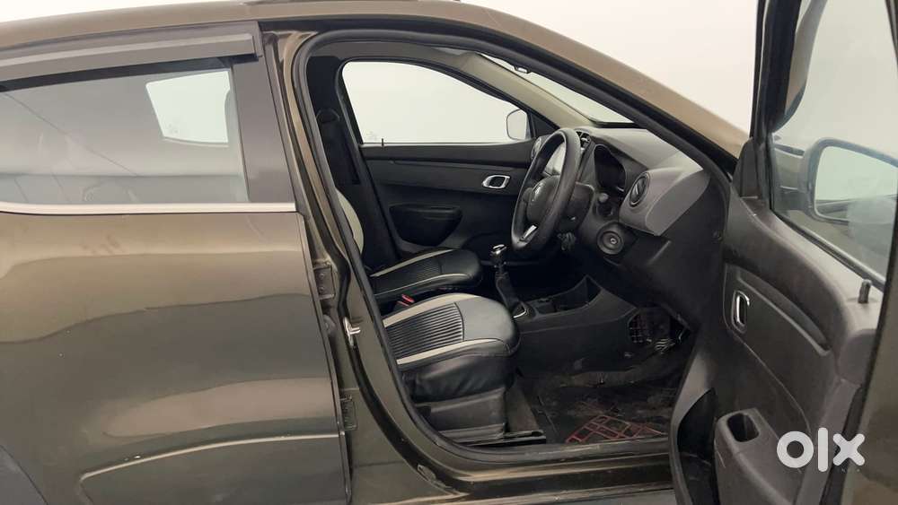 Renault Kwid 2019-ongoing 1.0 Rxt (o), 2018, Petrol
