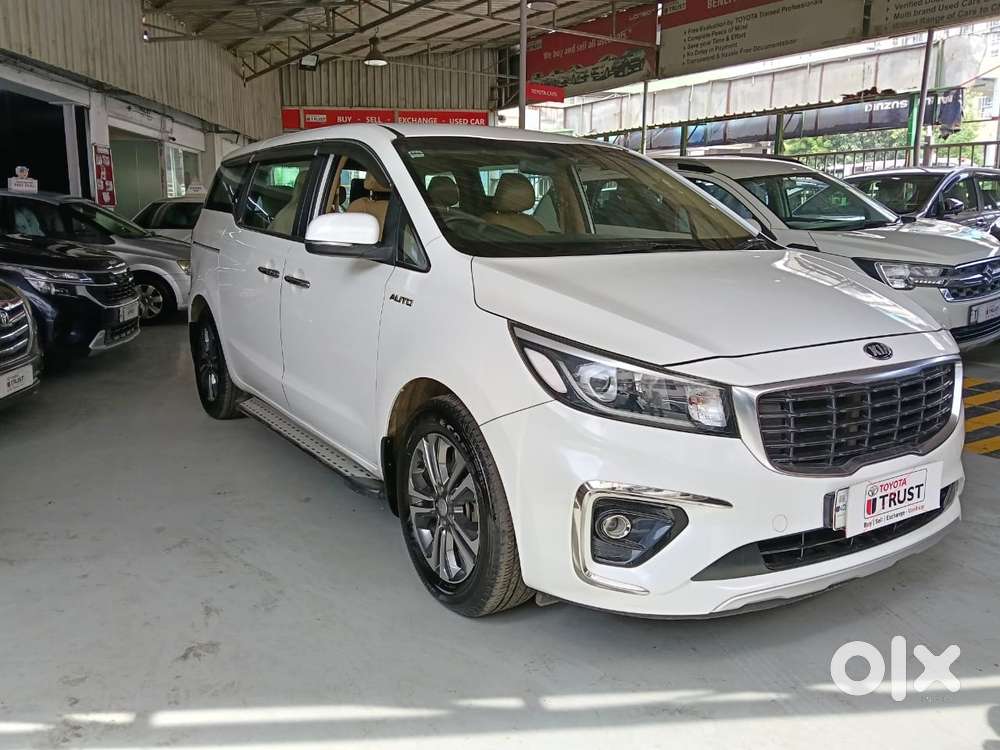 Kia Carnival Premium, 2020, Petrol