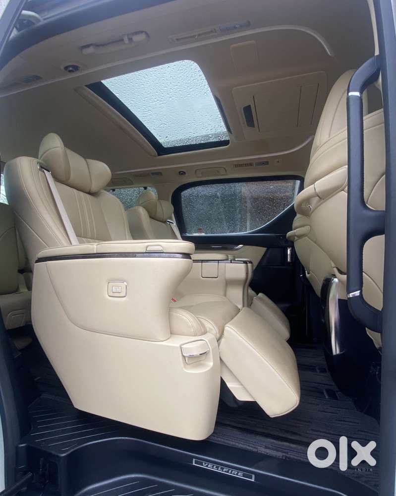 Toyota Vellfire Vip – Executive Lounge, 2022, Petrol