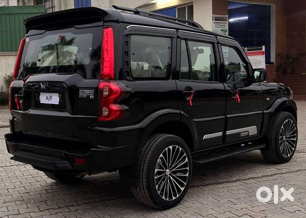 Mahindra Scorpio Classic, 2026, Diesel