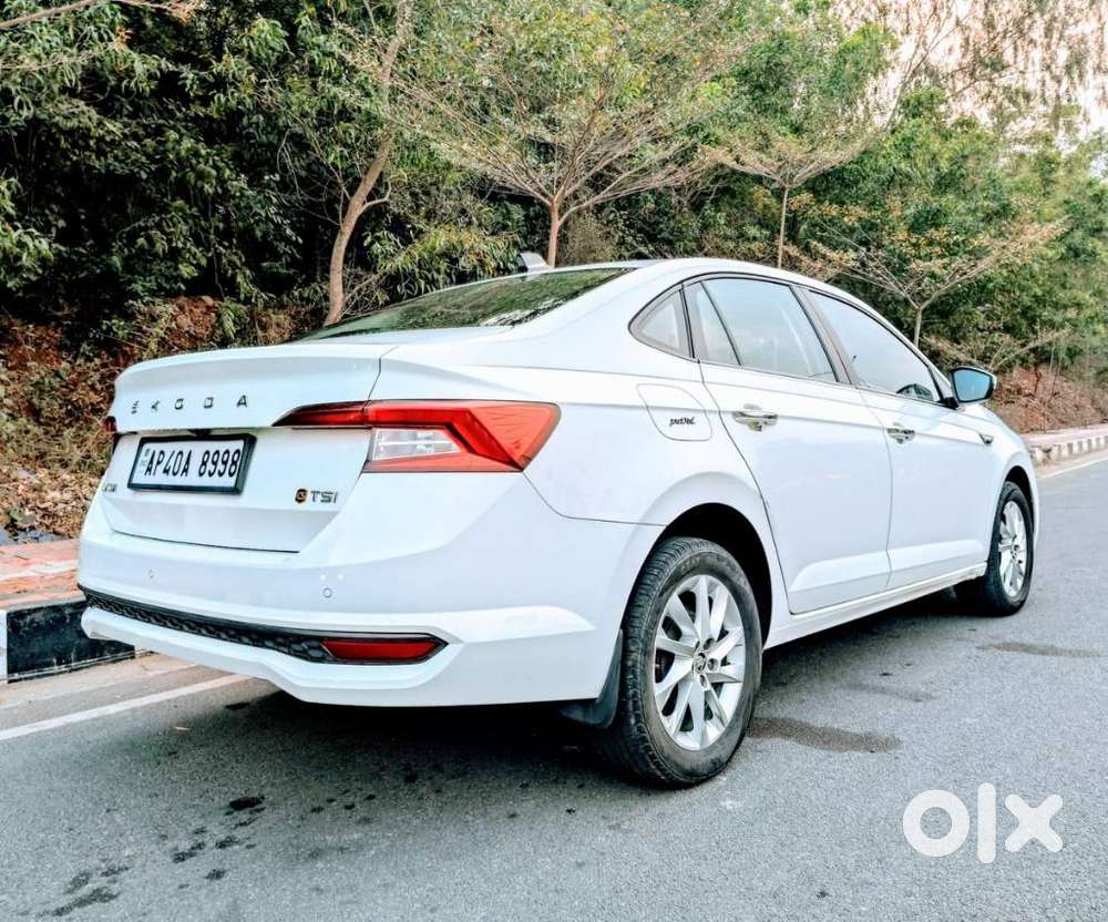 Skoda Slavia Ambition 1.5l Tsi Mt, 2023, Petrol