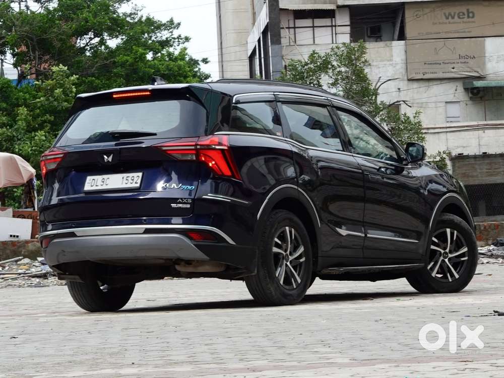 Mahindra Xuv700 Ax 5 Petrol Mt Str (e), 2022