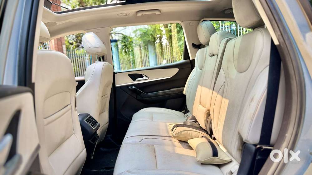 Mahindra Xuv700 2.2 Ax 7 Diesel At Luxury Pack Str, 2023, Diesel