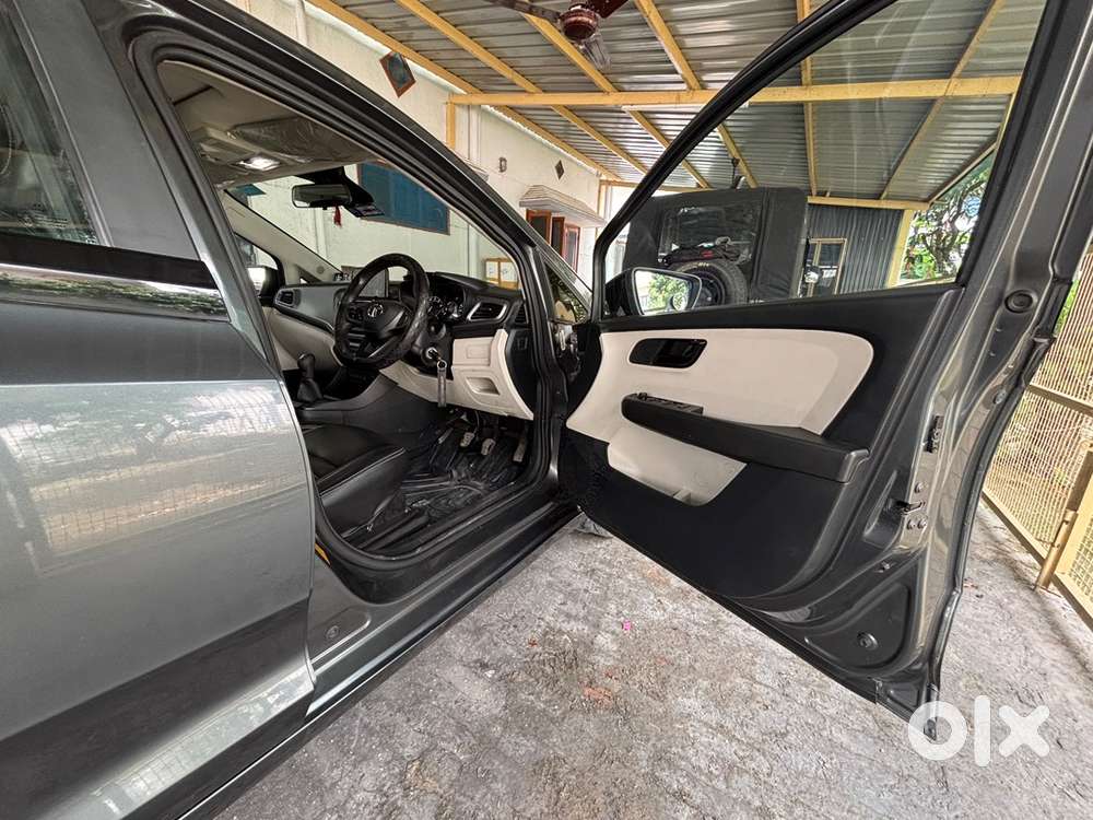 Tata Altoz Diesel Manual 2024 Well Maintained Car With Sunroof
