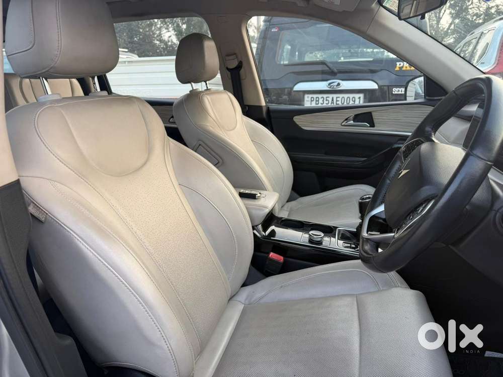 Mahindra Xuv700 2.2 Ax 7 Diesel Mt Luxury Pack Str, 2021, Diesel