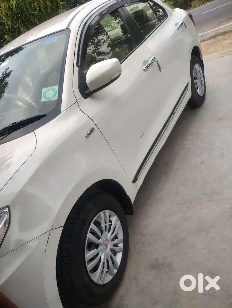 Very Good Condition,single Hand Draiv Charo Tyre New And Cpmlet Sirvce