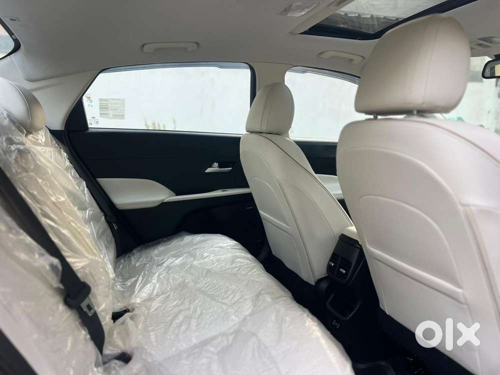 Hyundai Verna Sx(o) Petrol At, 2025, Petrol