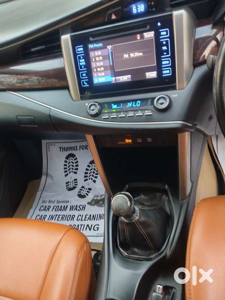 Toyota Innova Crysta 2.4 V 8 Str, 2016, Diesel