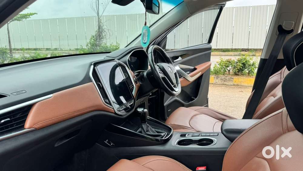 Mg Hector Plus 2022 Year Petrol Auto