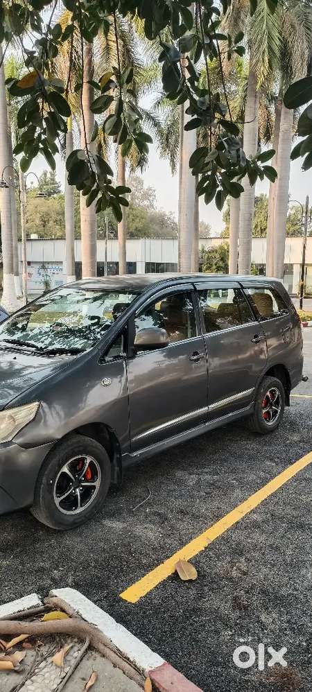 Toyota Innova 2010 Diesel Well Maintained