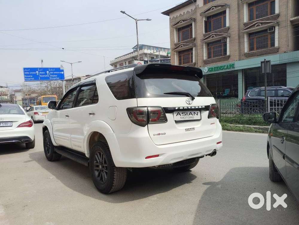 Toyota Fortuner 3.0 4x2 Automatic, 2016, Petrol