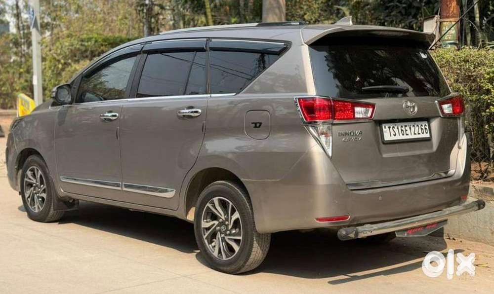 Innova Crysta G 2022 Diesel  8 Seater  Manual  Single Owner
