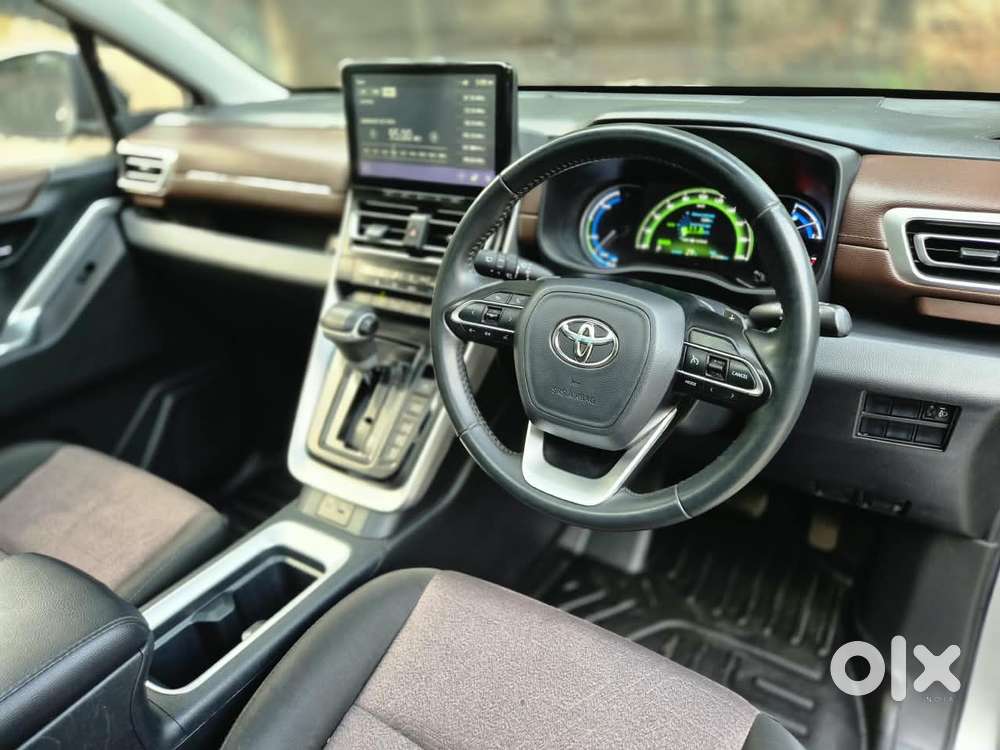 Toyota Innova Hycross 2.0 Vx (o) Hybrid 7 Str, 2026, Petrol