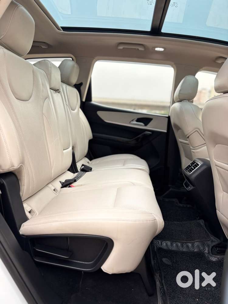 Mahindra Xuv700 2.2 Ax 7 Diesel At Luxury Pack Str, 2024, Diesel