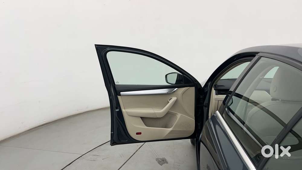 Skoda Octavia 1.8 Tsi Style At, 2017, Petrol