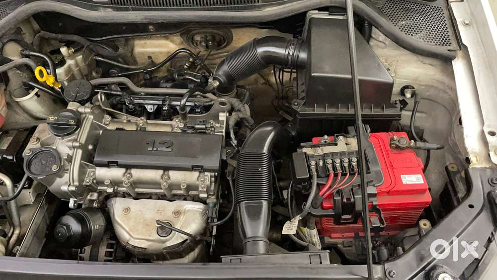 Volkswagen Polo Petrol Highline 1.2l, 2015, Petrol