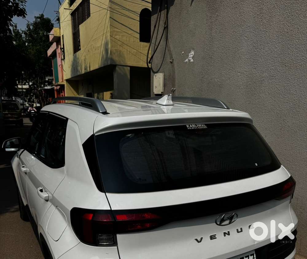 Hyundai New Venue Petrol 40000 Km Driven